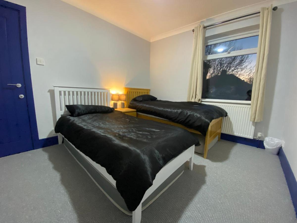 Harewood Lodge - Single And Double Rooms Self Serve Apartment King's Lynn Exterior foto